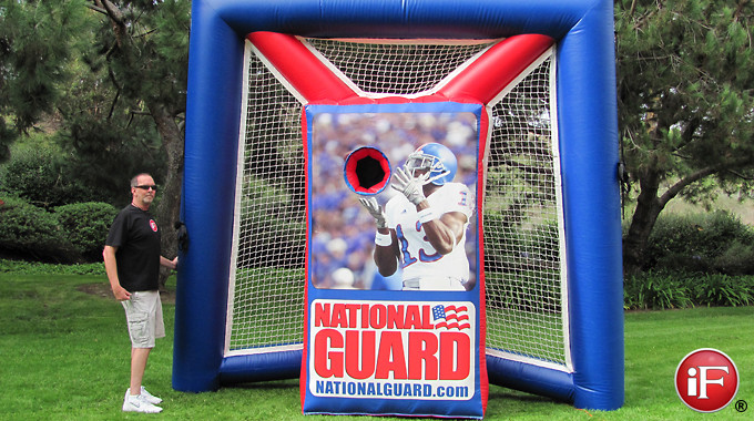 inflatable_football_quaterback_qb_deluxe_sports_pen